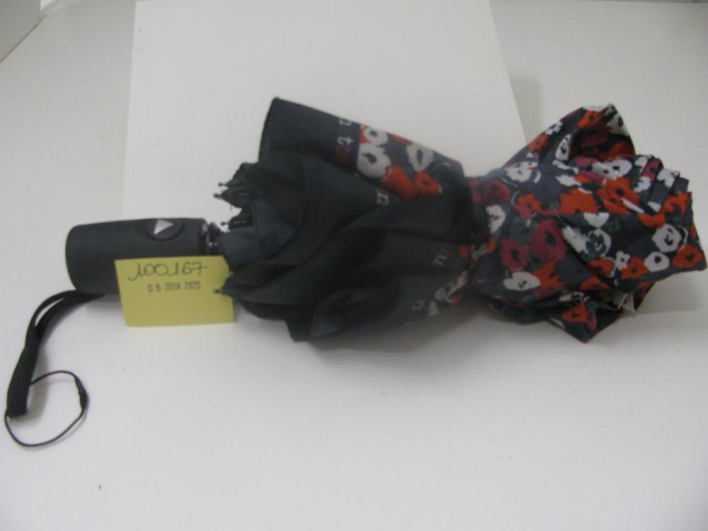 Parapluies : N° 2025003405 Trouvé(e) le : Fri Jun 06 00:00:00 CEST 2025