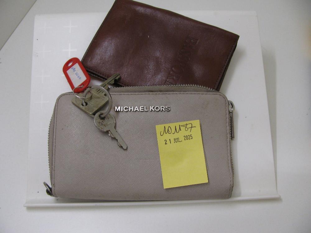 Portefeuilles et porte-monnaie : N° 2025004425 Trouvé(e) le : Mon Jul 21 00:00:00 CEST 2025