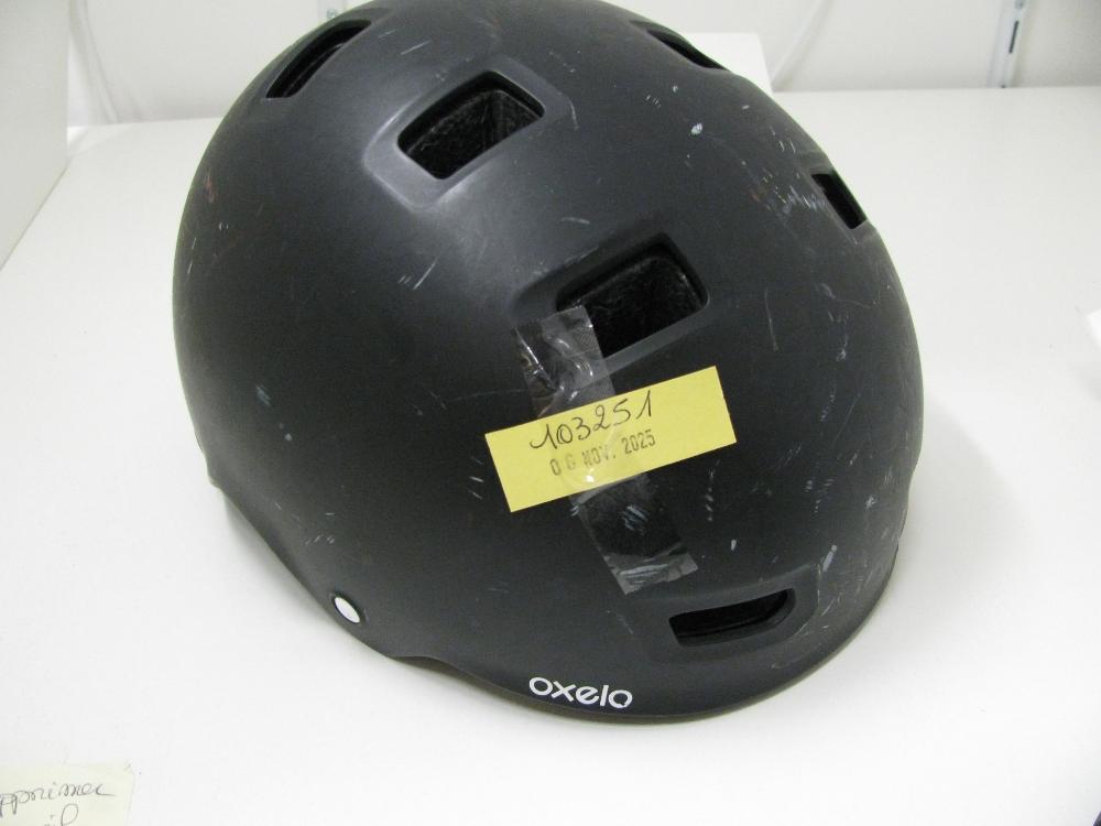 Objets divers : N° 2025006489 Trouvé(e) le : Thu Nov 06 00:00:00 CET 2025