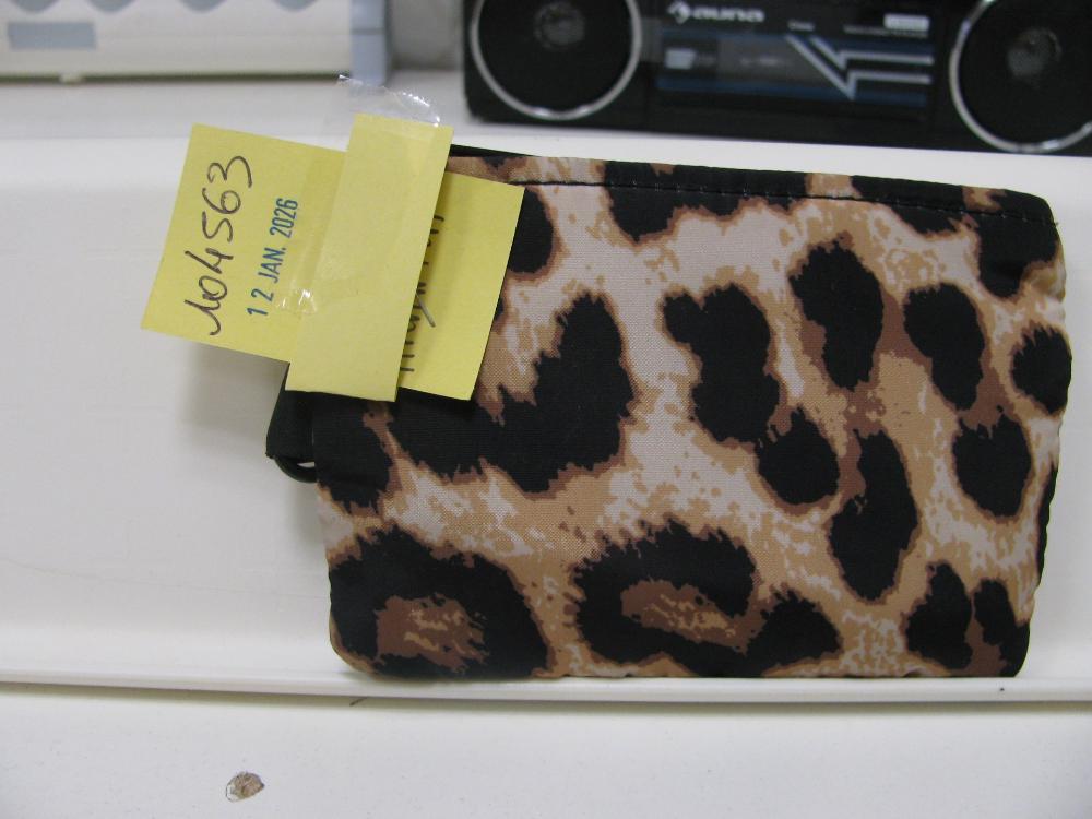 Portefeuilles et porte-monnaie : N° 2026000185 Trouvé(e) le : Mon Jan 12 00:00:00 CET 2026