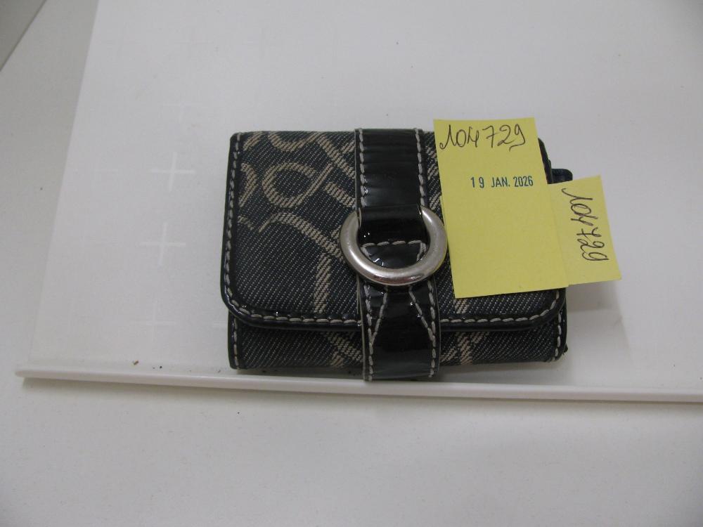 Portefeuilles et porte-monnaie : N° 2026000351 Trouvé(e) le : Mon Jan 19 00:00:00 CET 2026