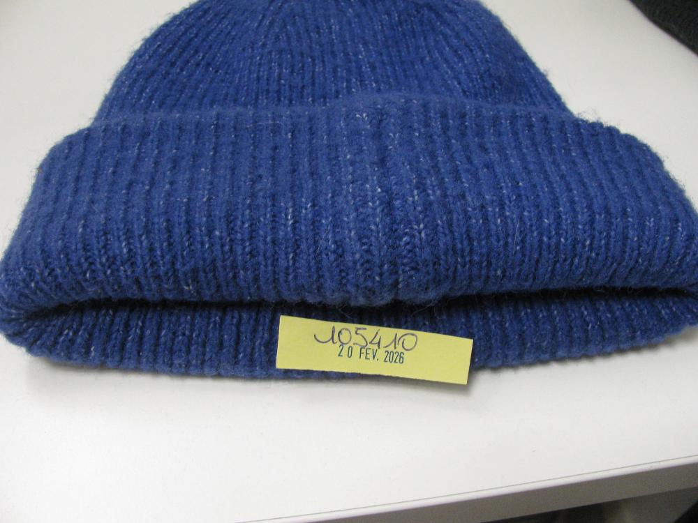 Vêtements, chaussures, accessoires : N° 2026001032 Trouvé(e) le : Fri Feb 20 00:00:00 CET 2026