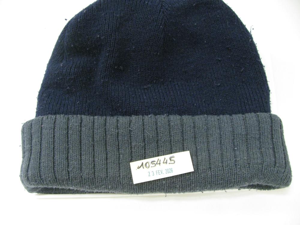 Vêtements, chaussures, accessoires : N° 2026001067 Trouvé(e) le : Mon Feb 23 00:00:00 CET 2026