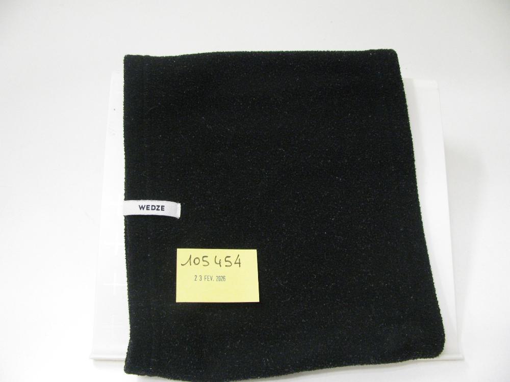 Vêtements, chaussures, accessoires : N° 2026001076 Trouvé(e) le : Mon Feb 23 00:00:00 CET 2026