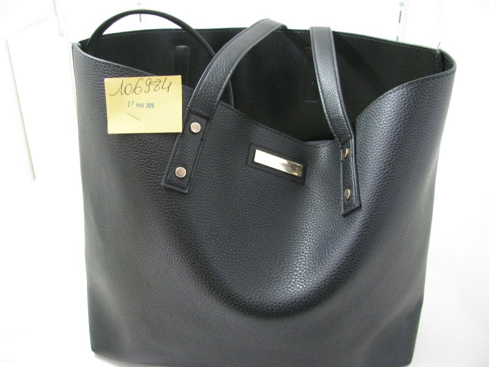 Sacs, valises : N° 2026002606 Trouvé(e) le : Wed May 27 00:00:00 CEST 2026